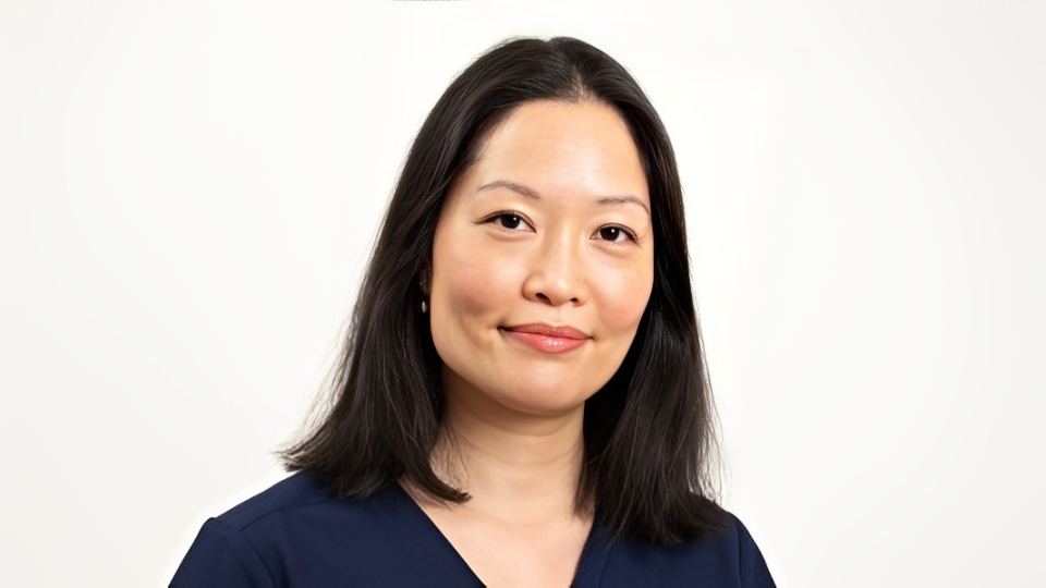 Miss Sarah Tang, Breast Surgeon