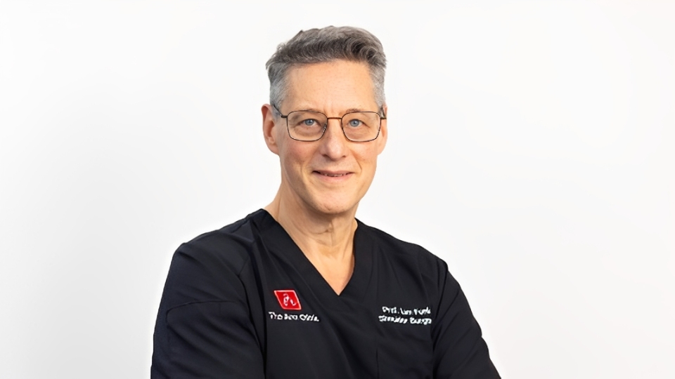 Prof. Lennard Funk, Orthopaedic Surgeon