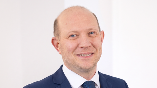 Dr Simon Phillpotts, Gastroenterologist